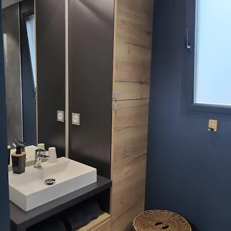 Ferienhaus Moderne, Jacuzzi & Cinema Saint-Coulitz